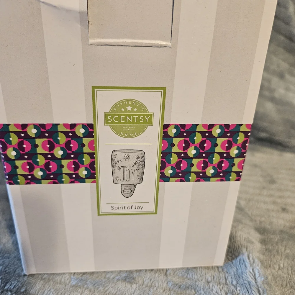 Scentsy Spirit Of Joy Candle Mini Warmer